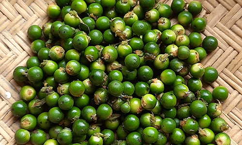 black and white pepper